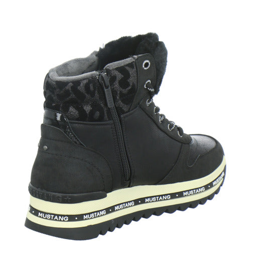 Mustang Stiefel ungefüttert Schwarz - 360° Ansicht