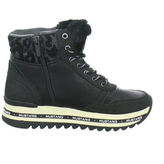 Mustang Stiefel ungefüttert Schwarz - 360° Ansicht