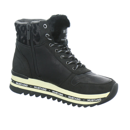 Mustang Stiefel ungefüttert Schwarz - 360° Ansicht